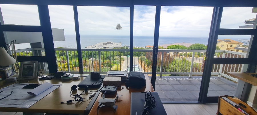 3 Bedroom Property for Sale in Village On Sea Western Cape